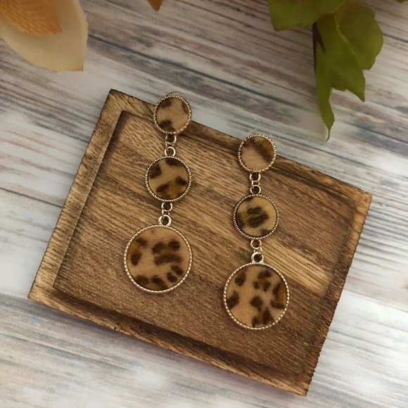 leopard тrιple drop earrιngѕ - Picture 1 of 2